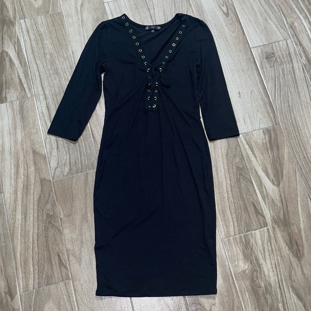 Black bodycon dress